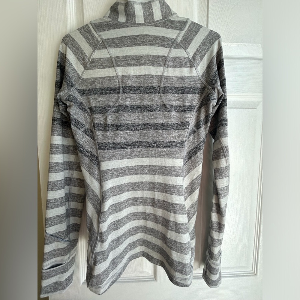 LuLuLemon 1/4 jacket - Picture 2 of 6